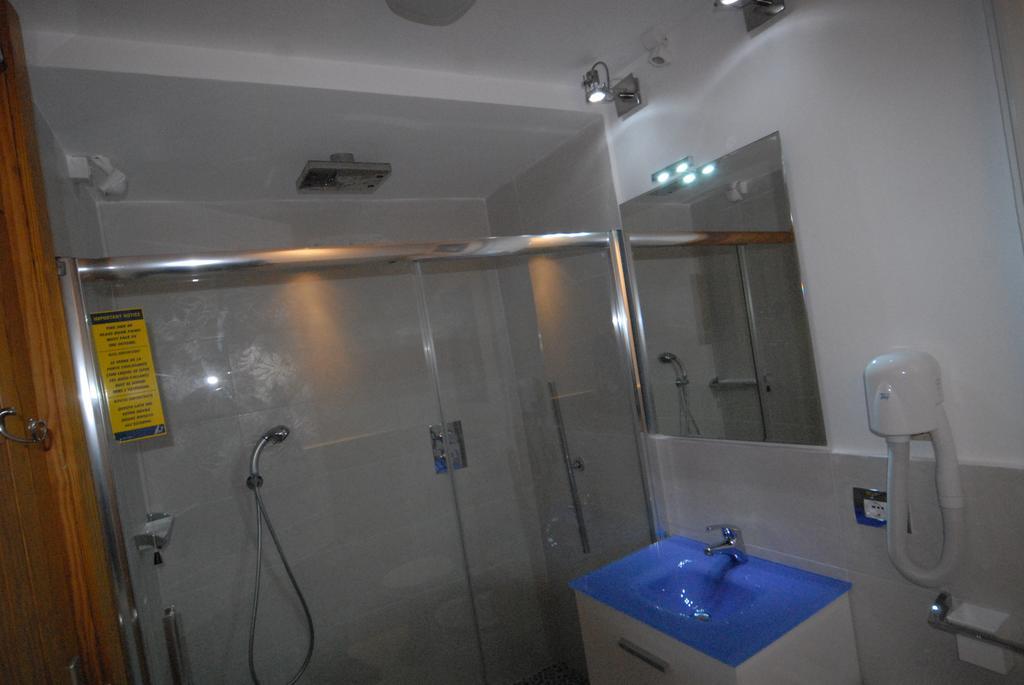 Cromotherapy Apartment Брей-Червінія Екстер'єр фото